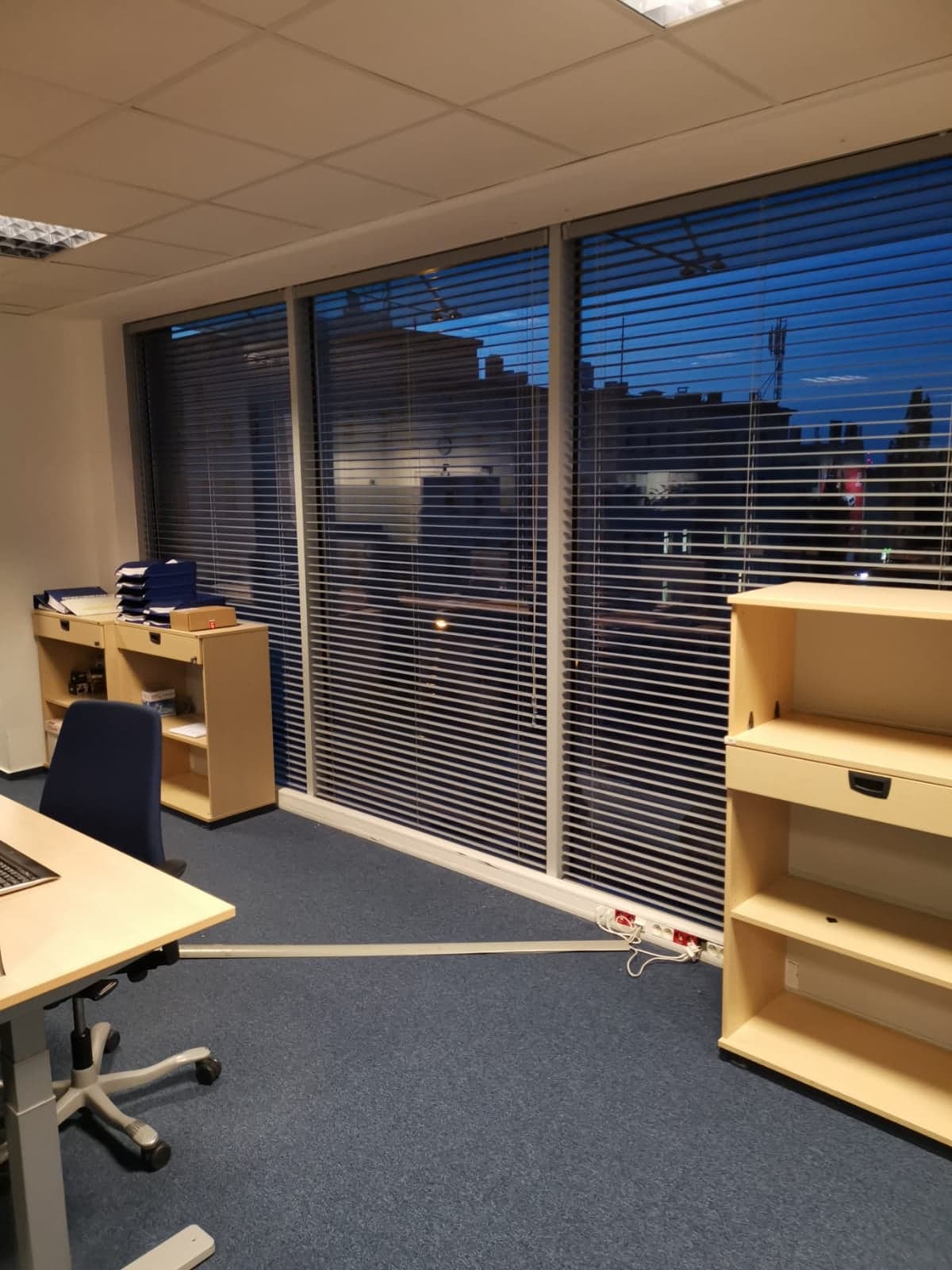 żaluzje biurowe