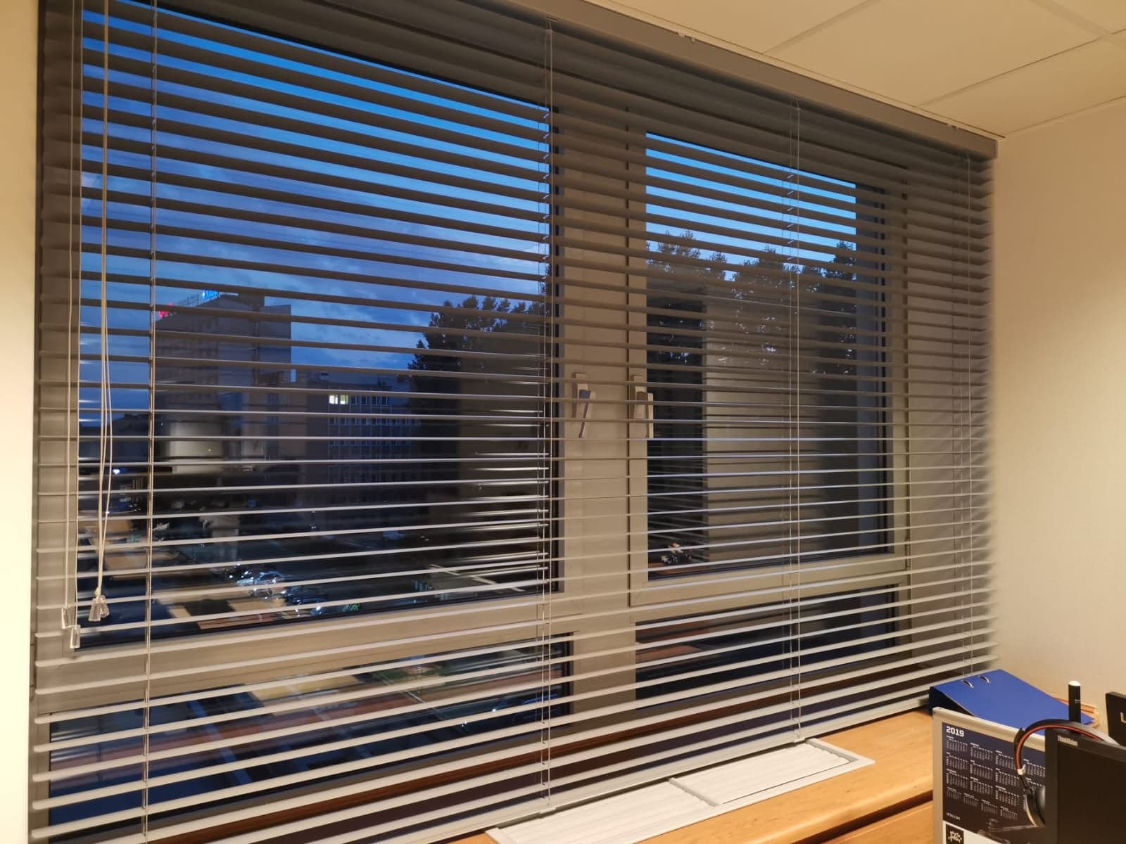 żaluzje w biurze poznań